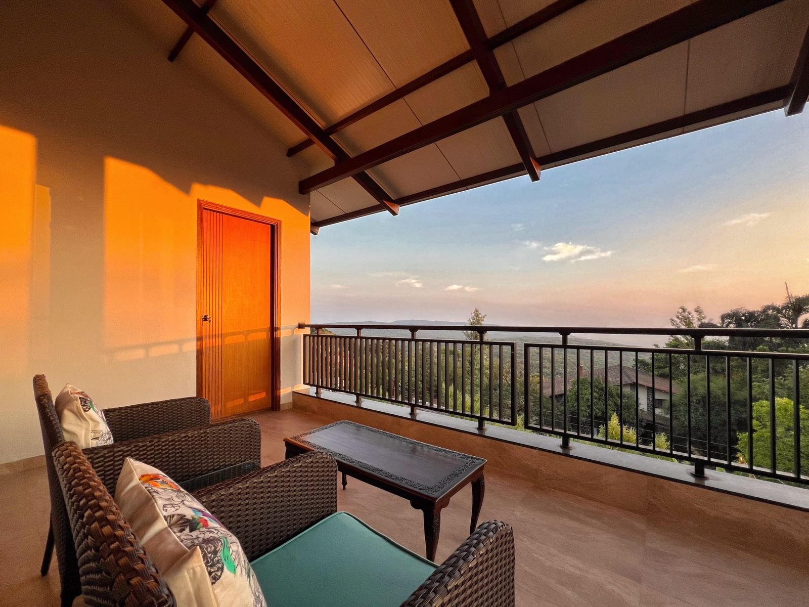 villa amore 2nd floor balcony